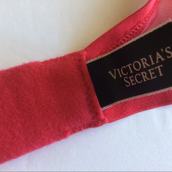VICTORIAS SECRET VERY SEXY PUSH UP BRA RED… - Picture 6 of 15